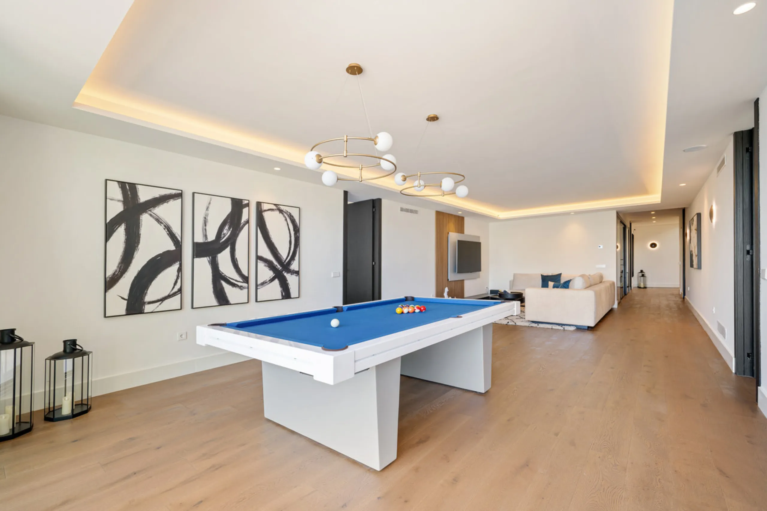 Boasting of unparalleled architecture and unrivalled construction quality, the villa offers sophisticated and contemporary living, sitting on a private plot within a secure community with breathtaking front-line panoramic views towards Los Naranjos Golf c