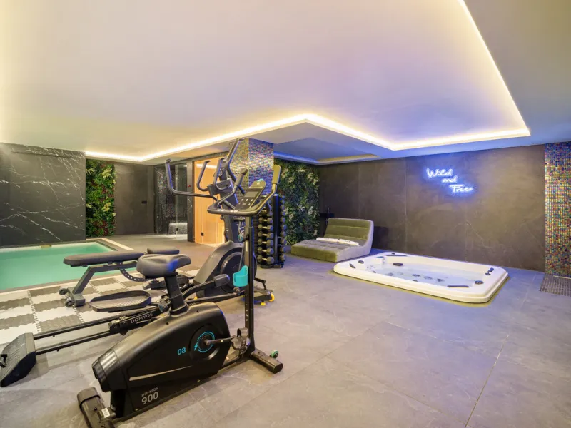 Boasting of unparalleled architecture and unrivalled construction quality, the villa offers sophisticated and contemporary living, sitting on a private plot within a secure community with breathtaking front-line panoramic views towards Los Naranjos Golf c