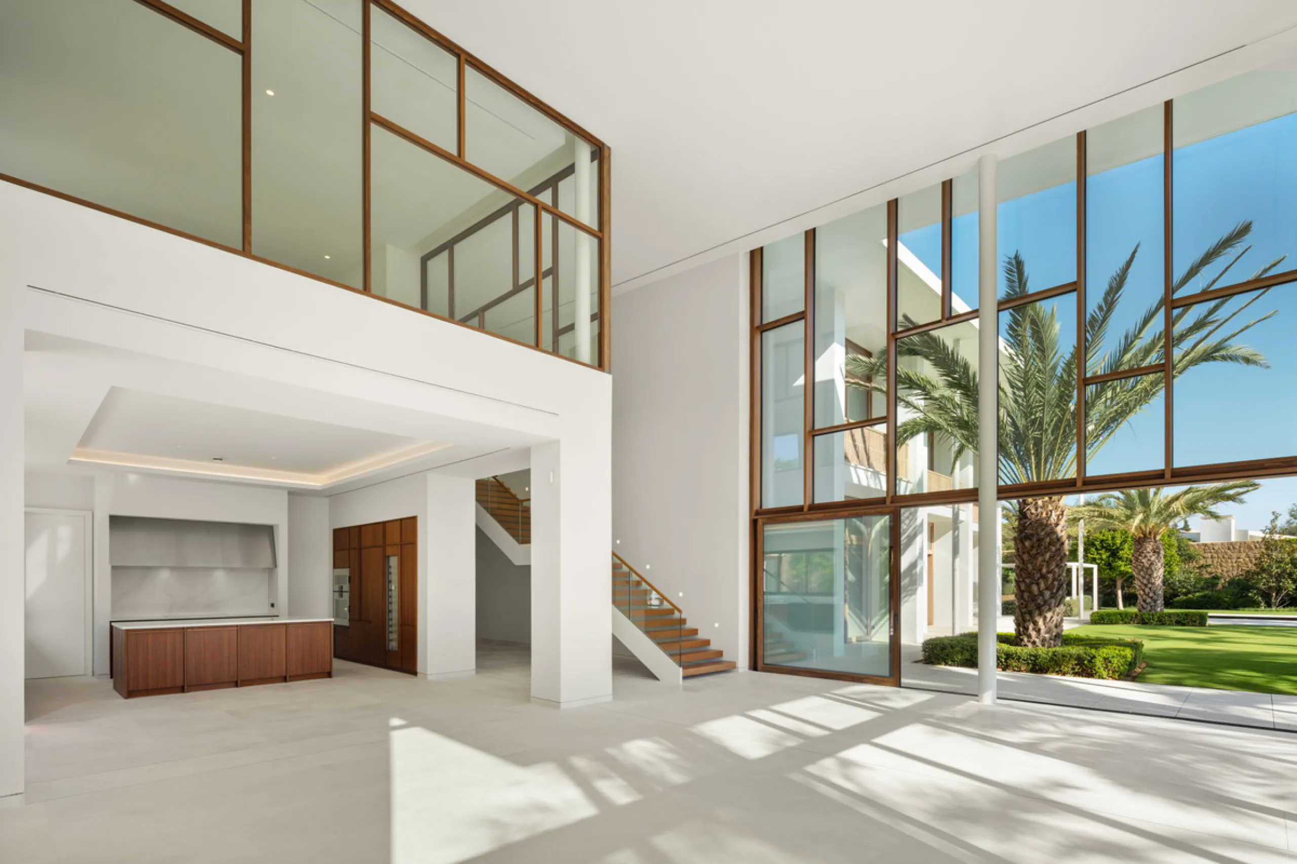 This exceptional residence, exclusive to the Finca Cortesin resort, exudes a captivating blend of luxury and elegance. Designed by the renowned Jose Maria Sierra architects, this architectural masterpiece stands unrivalled on the Costa del Sol, boasting a