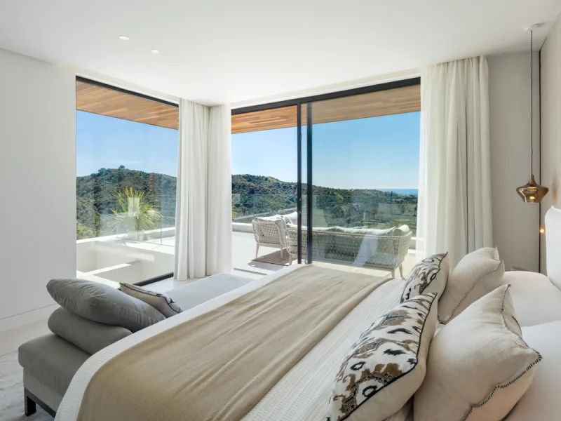 House - Detached Villa в продаже в Benahavís, Málaga. В доме 6 спален и 8 ванных комнат. Площадь дома 631 м². Площадь участка 1398 м²