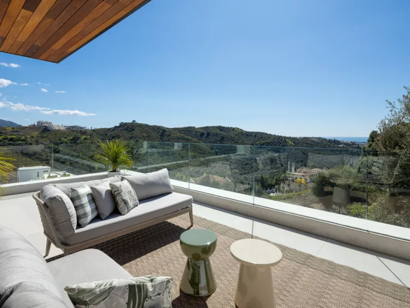 House - Detached Villa в продаже в Benahavís, Málaga. В доме 6 спален и 8 ванных комнат. Площадь дома 631 м². Площадь участка 1398 м²