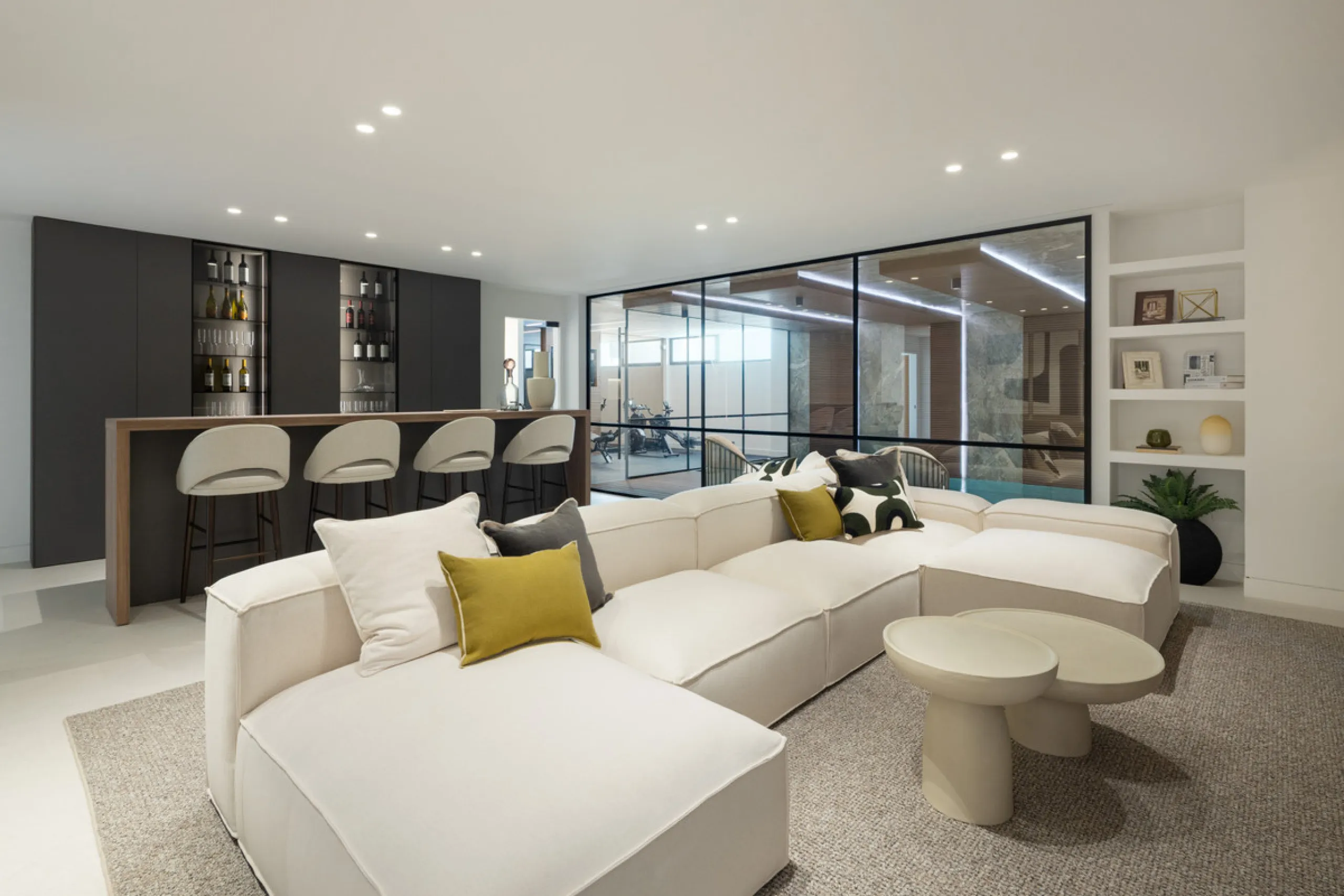 House - Detached Villa в продаже в Benahavís, Málaga. В доме 6 спален и 8 ванных комнат. Площадь дома 631 м². Площадь участка 1398 м²