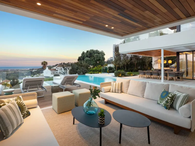 House - Detached Villa в продаже в Benahavís, Málaga. В доме 6 спален и 8 ванных комнат. Площадь дома 631 м². Площадь участка 1398 м²