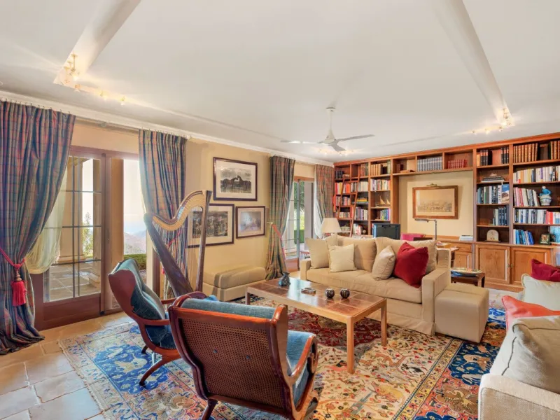 This estate is much more than a property: it's a statement of style, refined taste, and forward-thinking vision. A place where understated luxury blends seamlessly with the serenity of the Andalusian countryside, all while remaining within easy reach of M