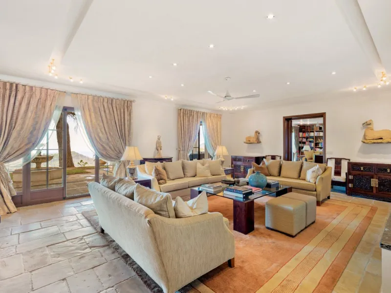 This estate is much more than a property: it's a statement of style, refined taste, and forward-thinking vision. A place where understated luxury blends seamlessly with the serenity of the Andalusian countryside, all while remaining within easy reach of M