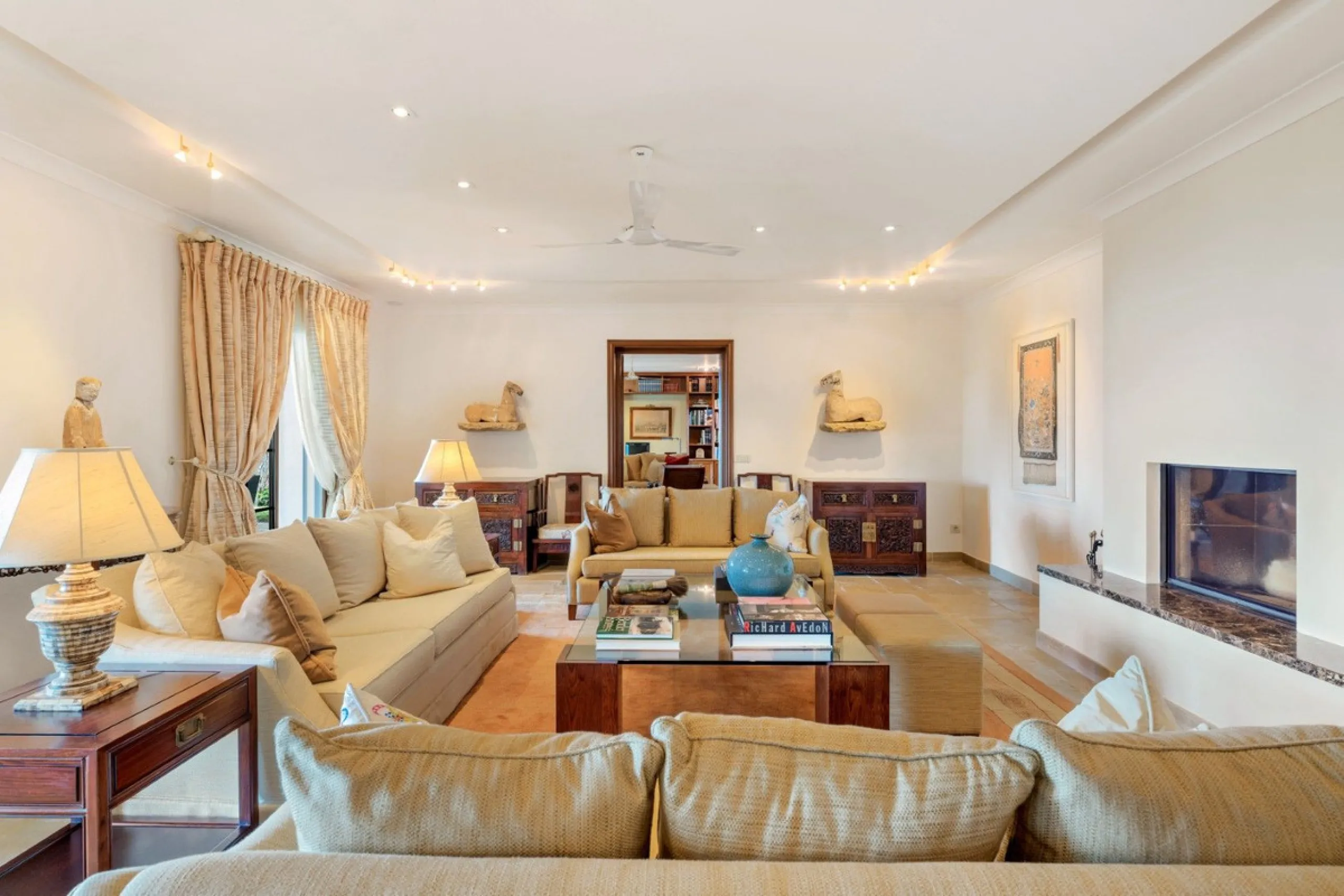 This estate is much more than a property: it's a statement of style, refined taste, and forward-thinking vision. A place where understated luxury blends seamlessly with the serenity of the Andalusian countryside, all while remaining within easy reach of M
