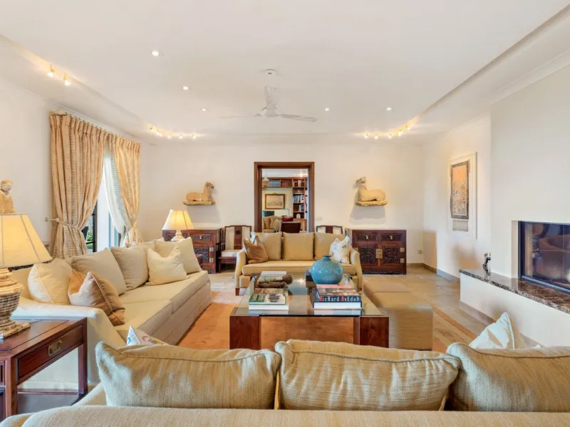 This estate is much more than a property: it's a statement of style, refined taste, and forward-thinking vision. A place where understated luxury blends seamlessly with the serenity of the Andalusian countryside, all while remaining within easy reach of M