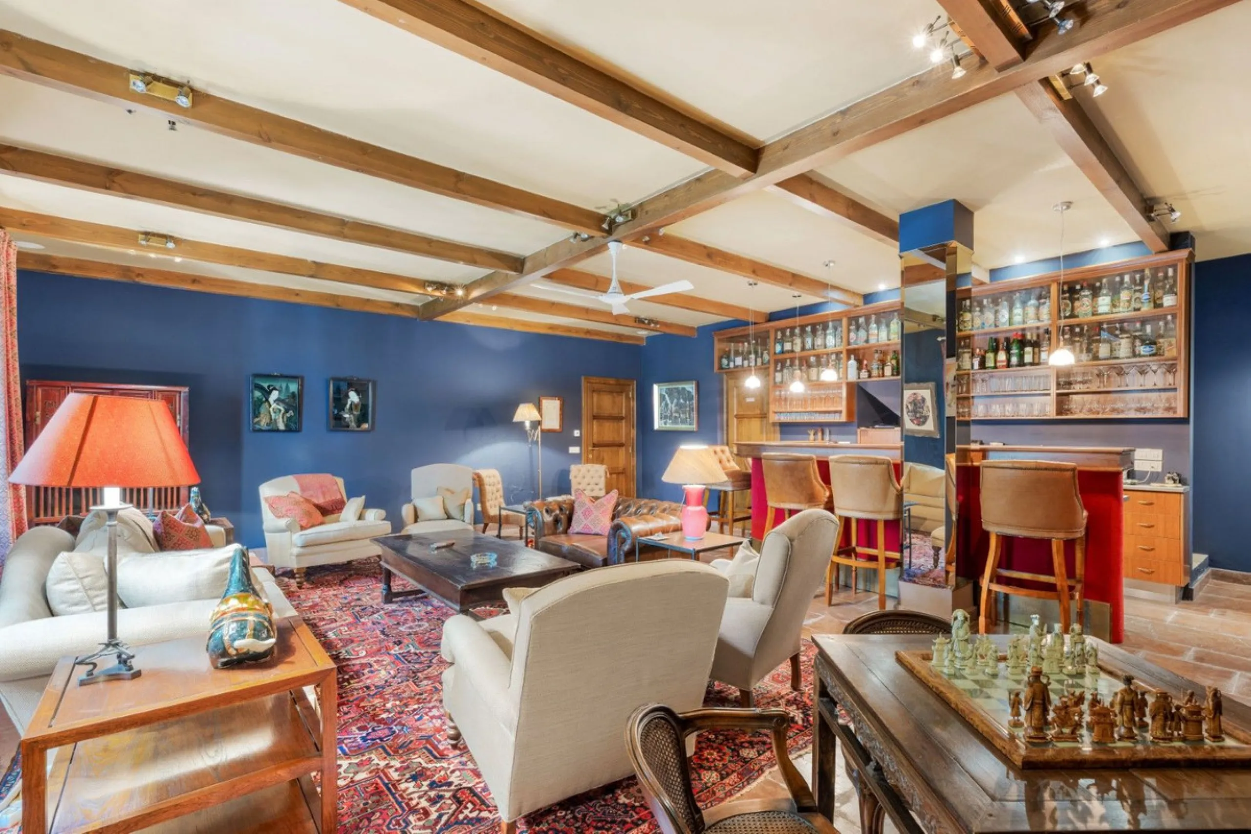 This estate is much more than a property: it's a statement of style, refined taste, and forward-thinking vision. A place where understated luxury blends seamlessly with the serenity of the Andalusian countryside, all while remaining within easy reach of M