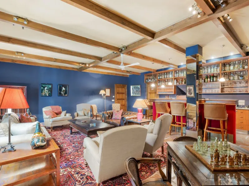 This estate is much more than a property: it's a statement of style, refined taste, and forward-thinking vision. A place where understated luxury blends seamlessly with the serenity of the Andalusian countryside, all while remaining within easy reach of M