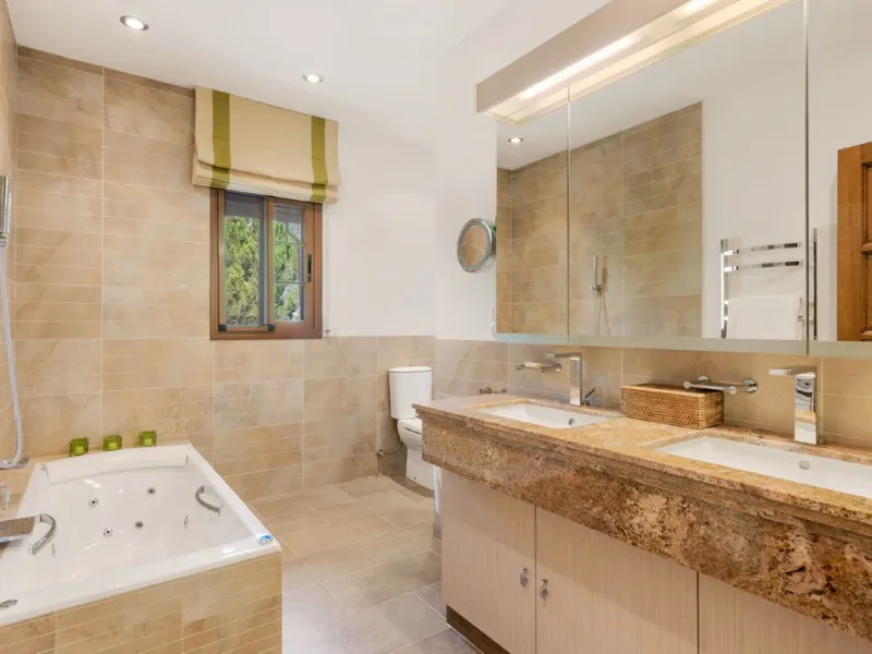 This estate is much more than a property: it's a statement of style, refined taste, and forward-thinking vision. A place where understated luxury blends seamlessly with the serenity of the Andalusian countryside, all while remaining within easy reach of M