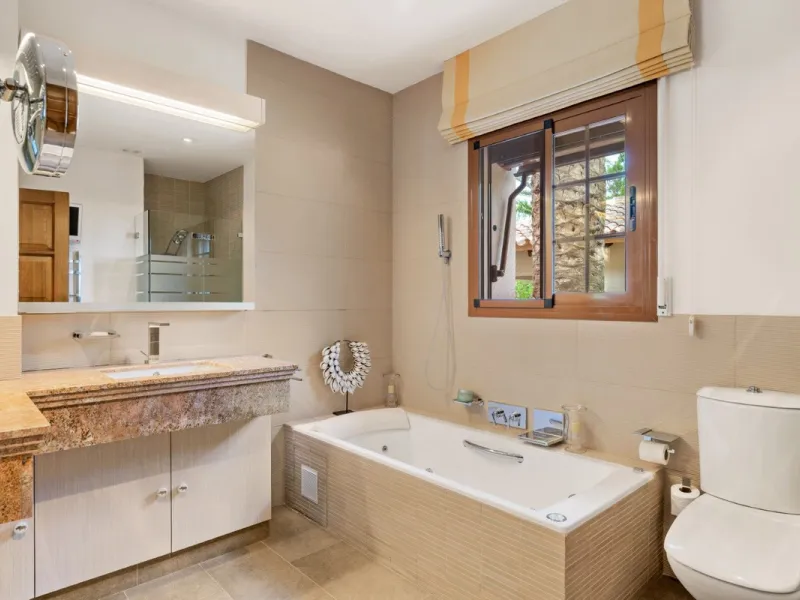 This estate is much more than a property: it's a statement of style, refined taste, and forward-thinking vision. A place where understated luxury blends seamlessly with the serenity of the Andalusian countryside, all while remaining within easy reach of M