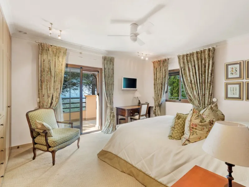 This estate is much more than a property: it's a statement of style, refined taste, and forward-thinking vision. A place where understated luxury blends seamlessly with the serenity of the Andalusian countryside, all while remaining within easy reach of M
