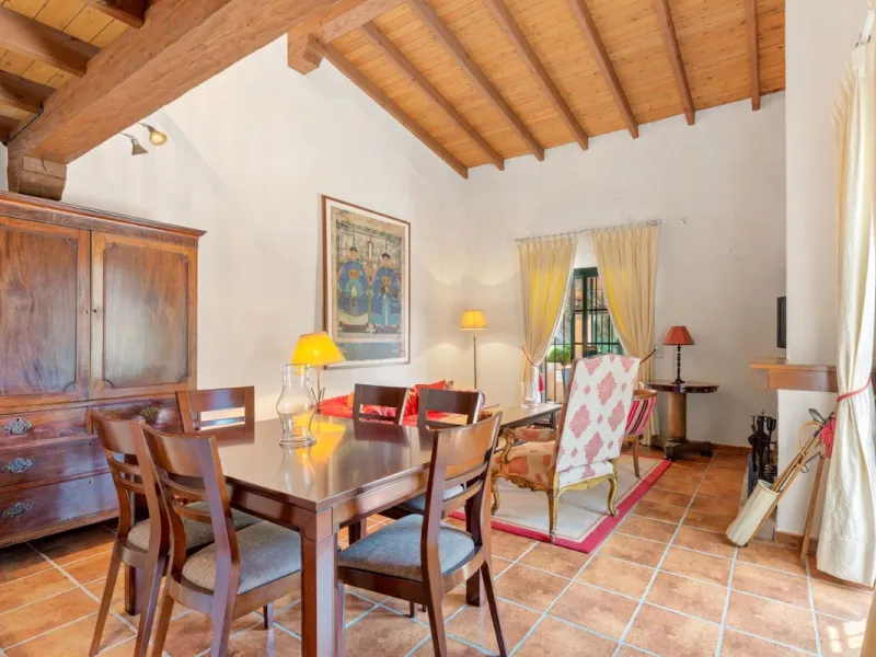 This estate is much more than a property: it's a statement of style, refined taste, and forward-thinking vision. A place where understated luxury blends seamlessly with the serenity of the Andalusian countryside, all while remaining within easy reach of M