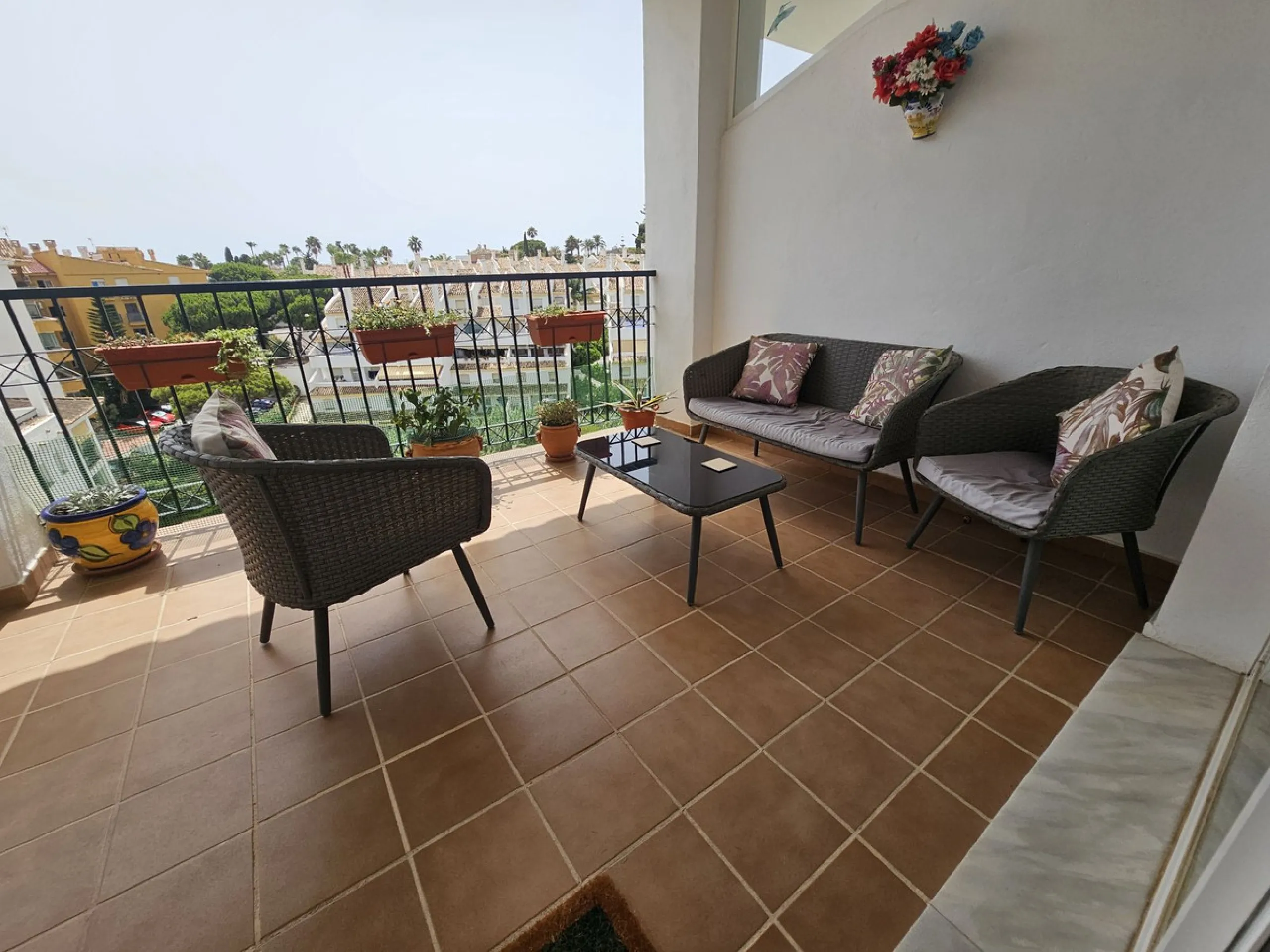 Apartment - Middle Floor Apartment в продаже в Mijas, Málaga. В доме 2 спален и 2 ванных комнат. Площадь дома 99 м²