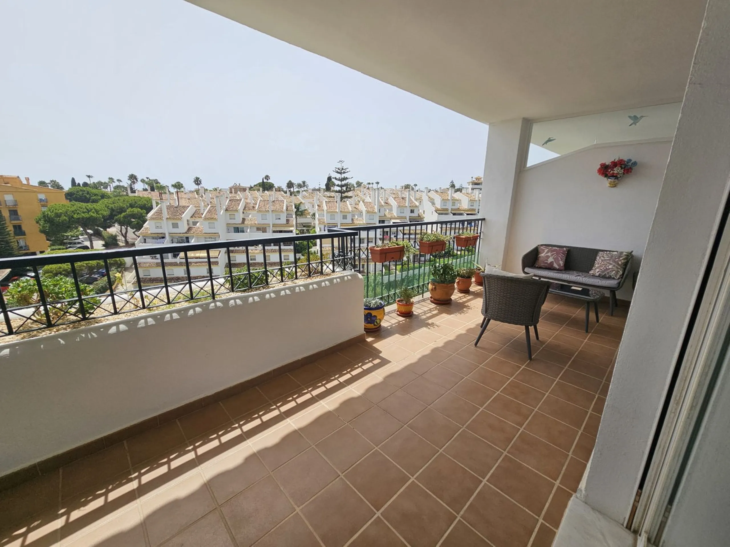 Apartment - Middle Floor Apartment в продаже в Mijas, Málaga. В доме 2 спален и 2 ванных комнат. Площадь дома 99 м²