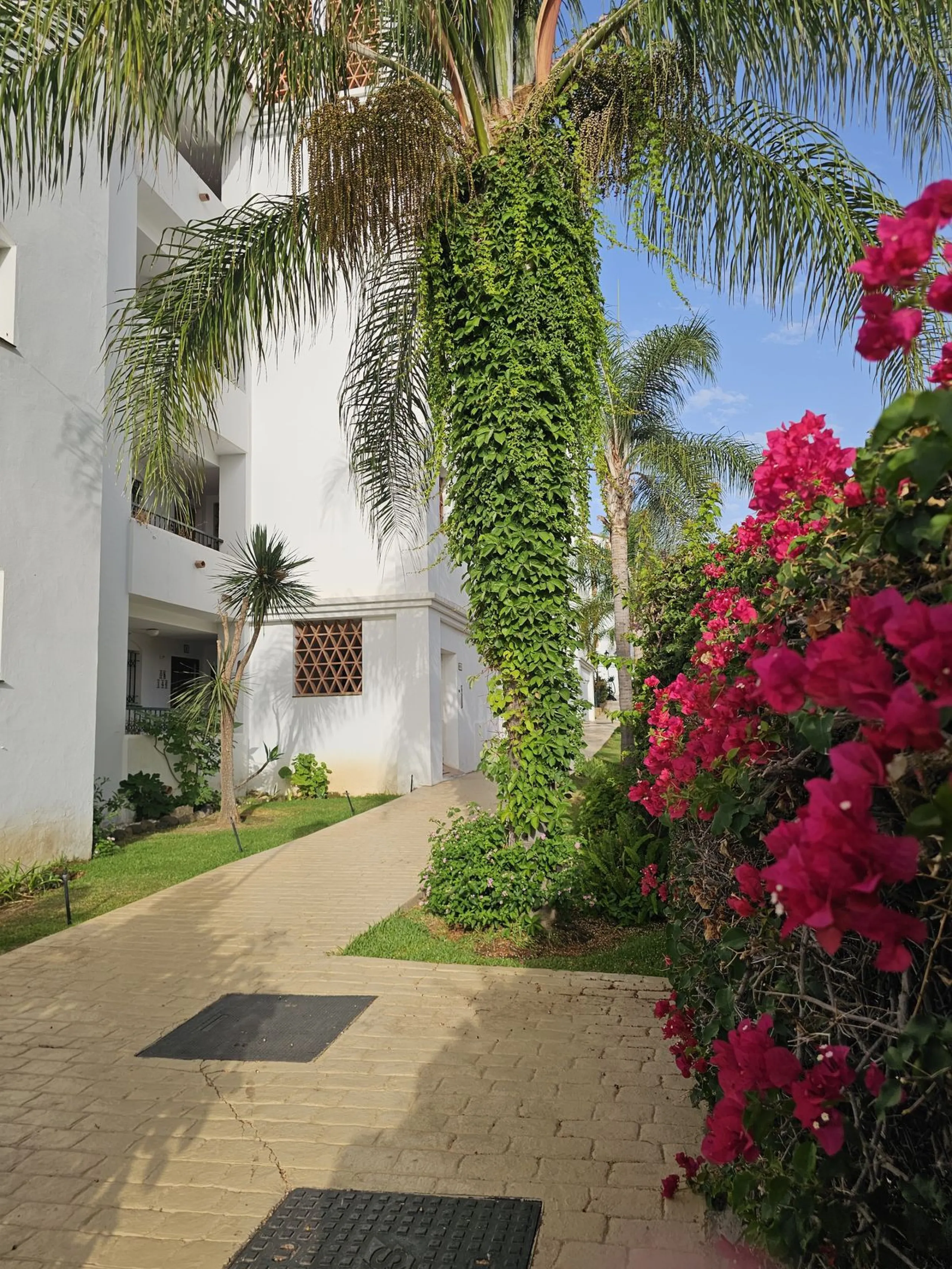 Apartment - Middle Floor Apartment в продаже в Mijas, Málaga. В доме 2 спален и 2 ванных комнат. Площадь дома 99 м²