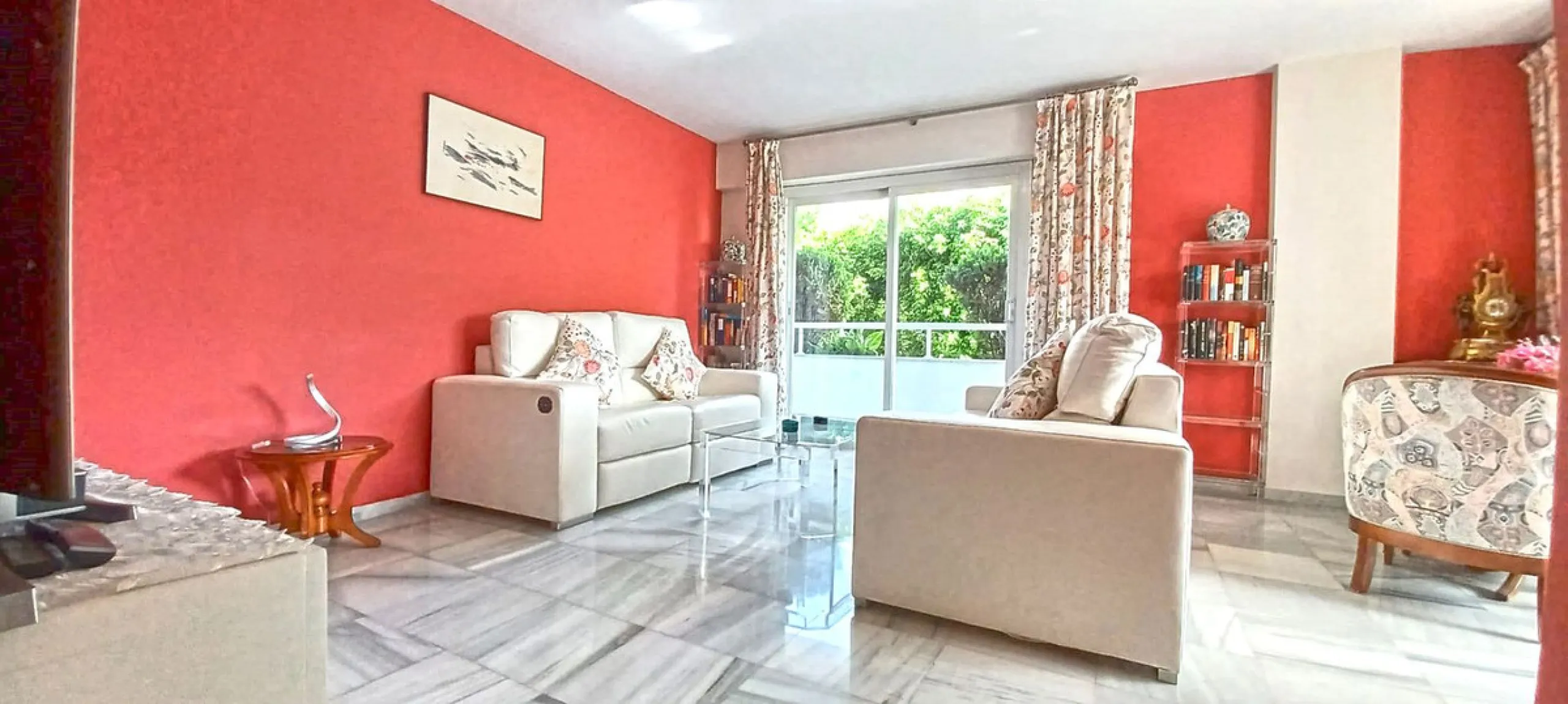 **Flat for Sale in the Heart of Marbella - Unique Opportunity**