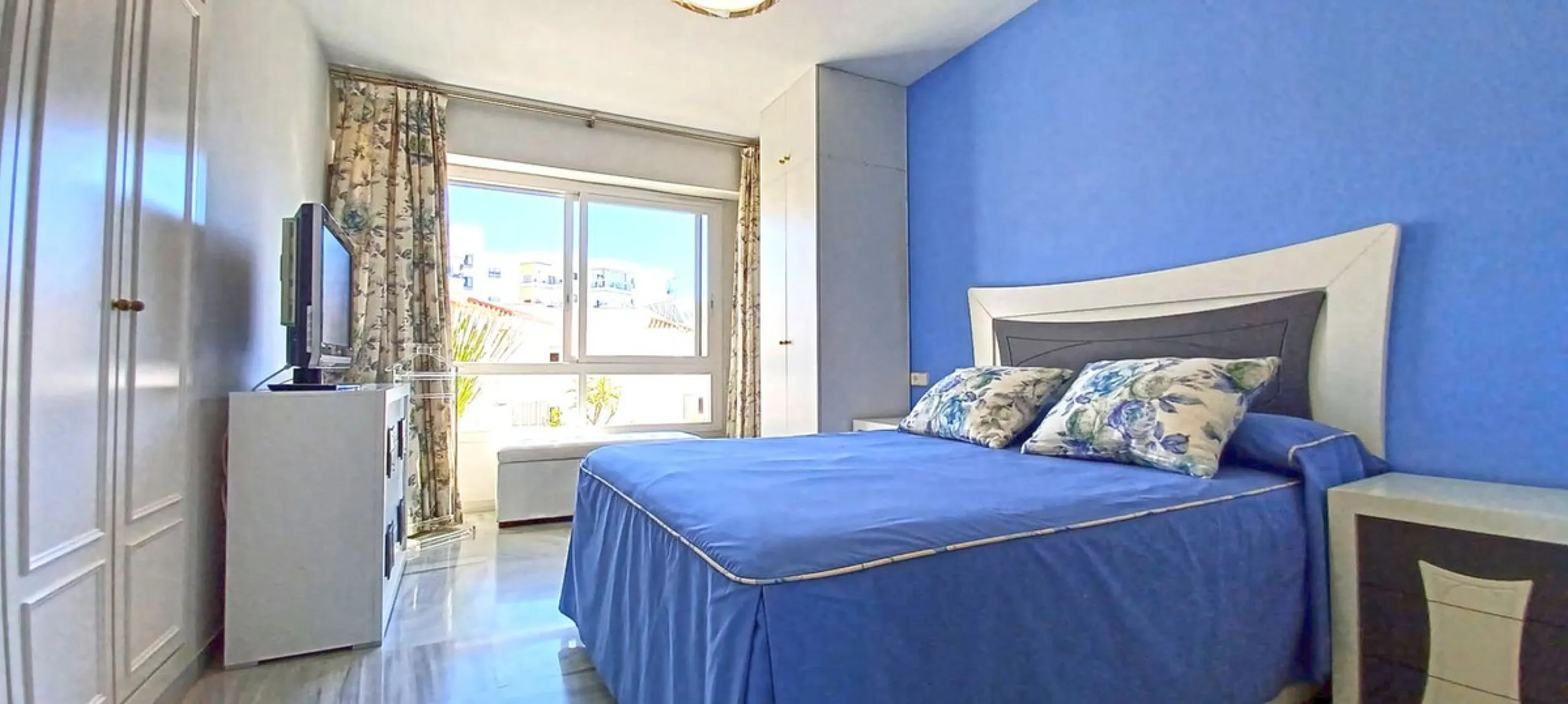 **Flat for Sale in the Heart of Marbella - Unique Opportunity**