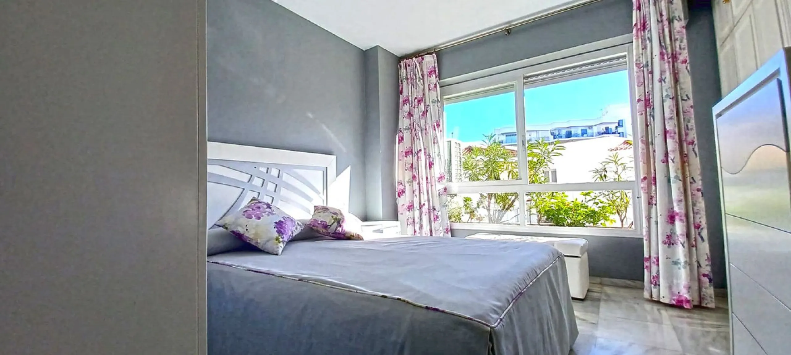 **Flat for Sale in the Heart of Marbella - Unique Opportunity**