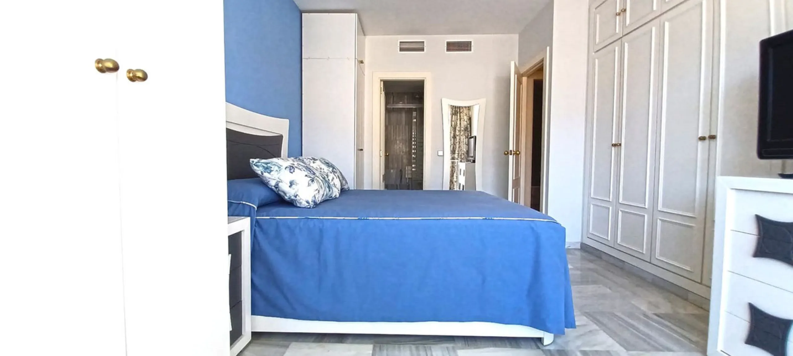 **Flat for Sale in the Heart of Marbella - Unique Opportunity**