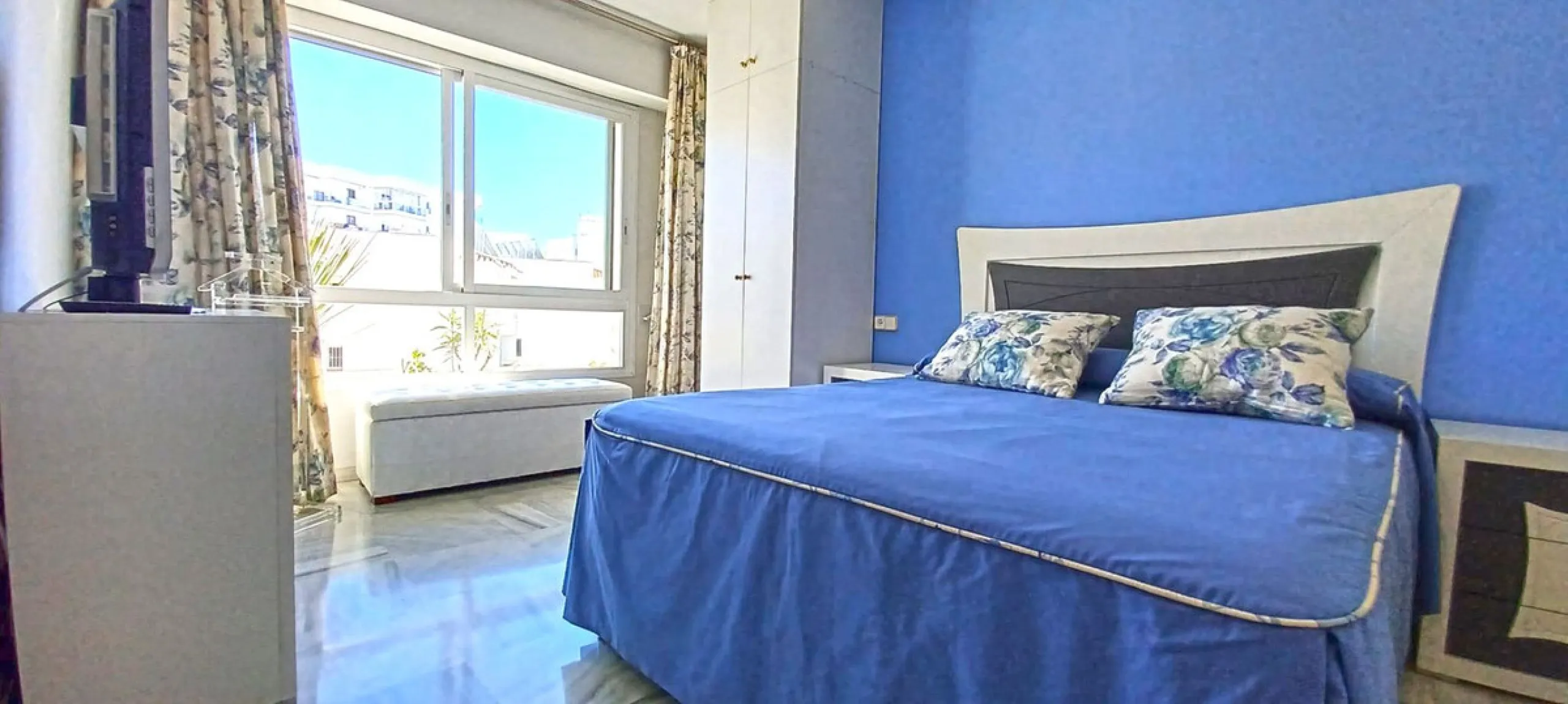 **Flat for Sale in the Heart of Marbella - Unique Opportunity**