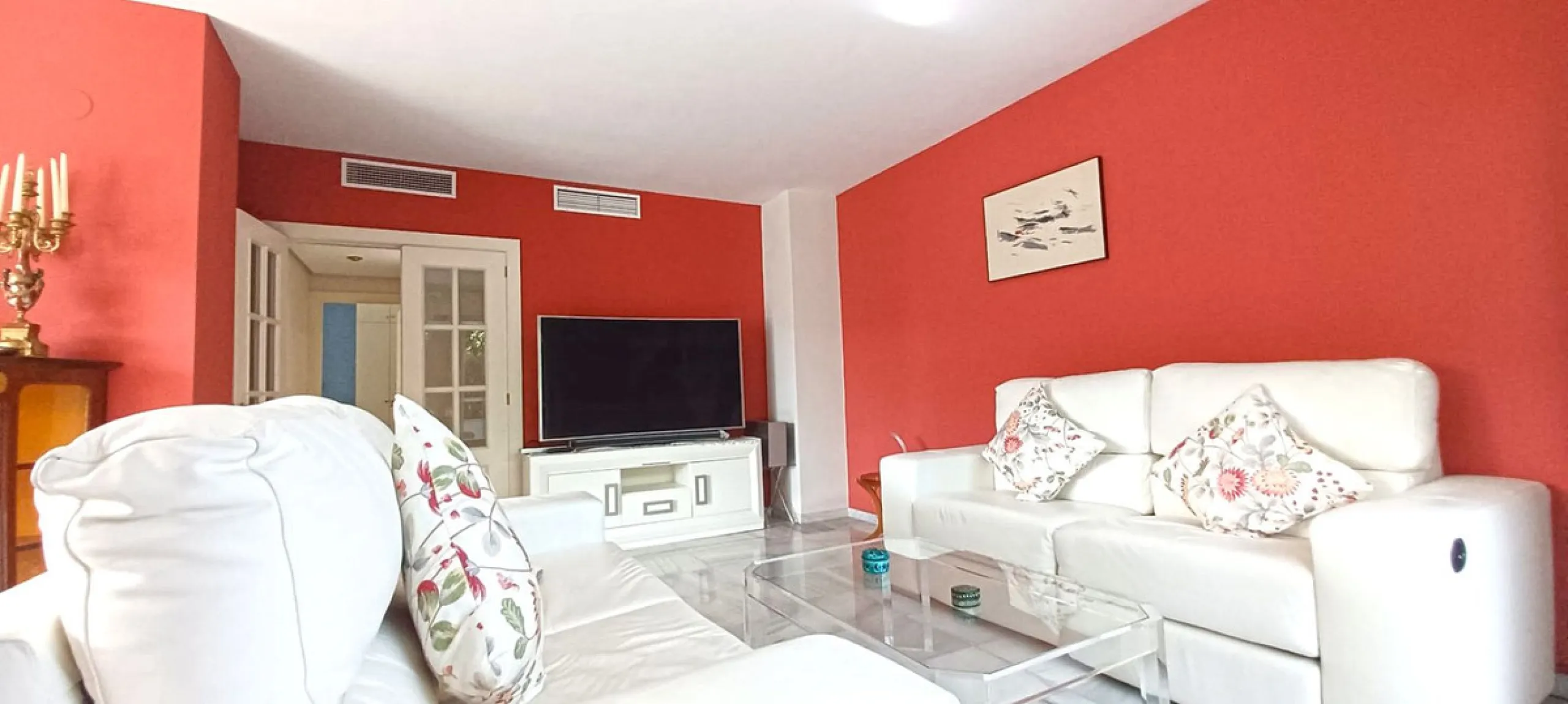 **Flat for Sale in the Heart of Marbella - Unique Opportunity**