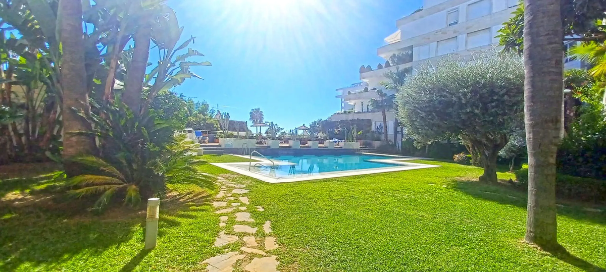 **Flat for Sale in the Heart of Marbella - Unique Opportunity**