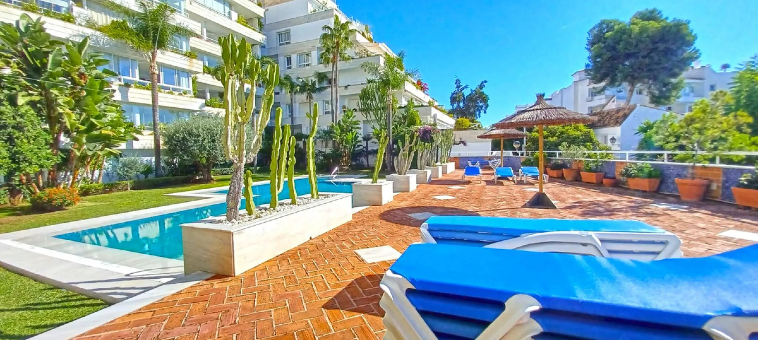 **Flat for Sale in the Heart of Marbella - Unique Opportunity**