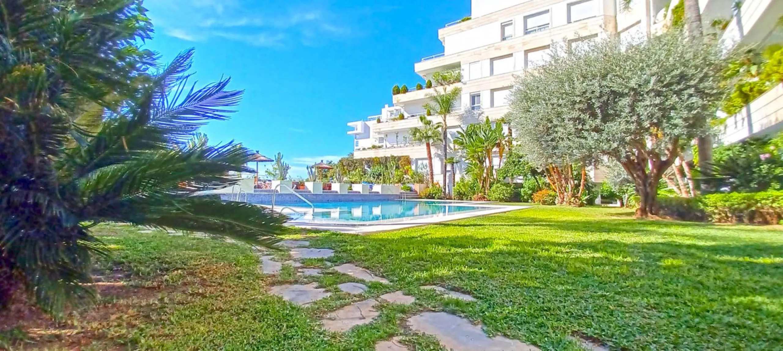 **Flat for Sale in the Heart of Marbella - Unique Opportunity**