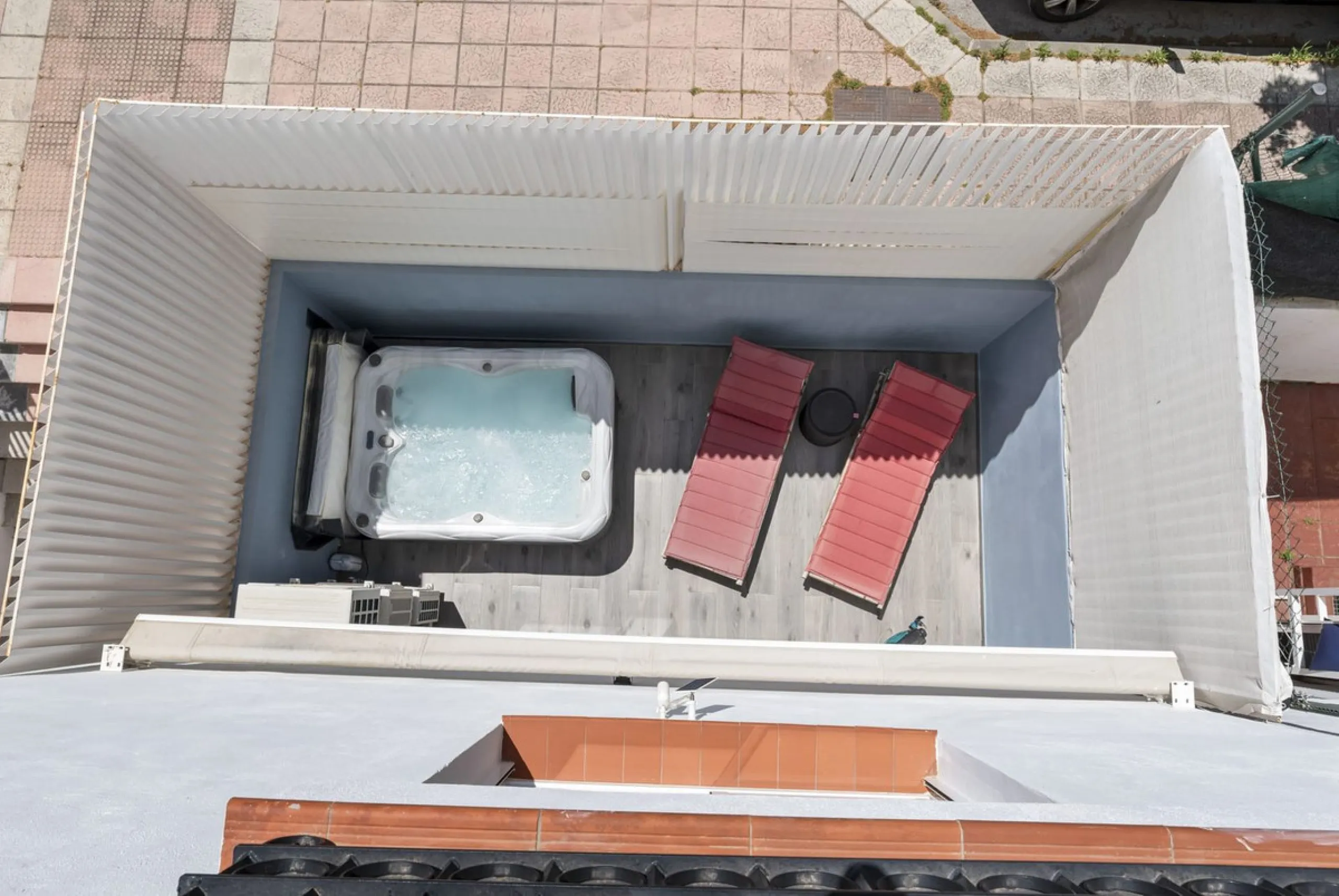 House - Townhouse в продаже в Estepona, Málaga. В доме 4 спален и 3 ванных комнат. Площадь дома 232 м²