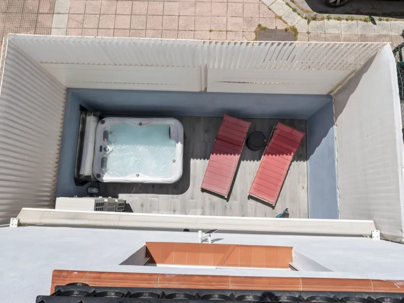 House - Townhouse в продаже в Estepona, Málaga. В доме 4 спален и 3 ванных комнат. Площадь дома 232 м²