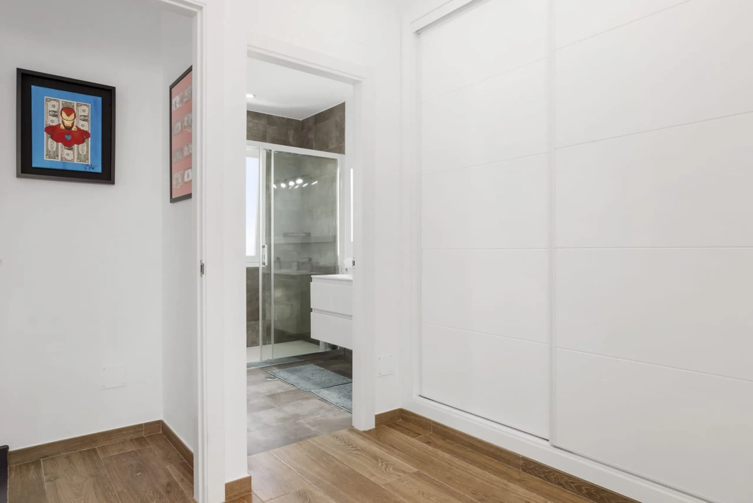 House - Townhouse в продаже в Estepona, Málaga. В доме 4 спален и 3 ванных комнат. Площадь дома 232 м²