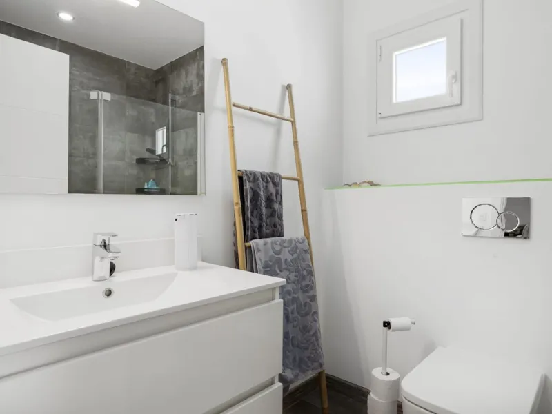 House - Townhouse в продаже в Estepona, Málaga. В доме 4 спален и 3 ванных комнат. Площадь дома 232 м²