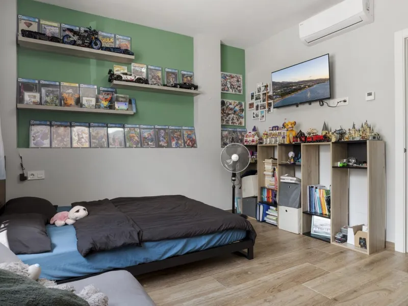 House - Townhouse в продаже в Estepona, Málaga. В доме 4 спален и 3 ванных комнат. Площадь дома 232 м²