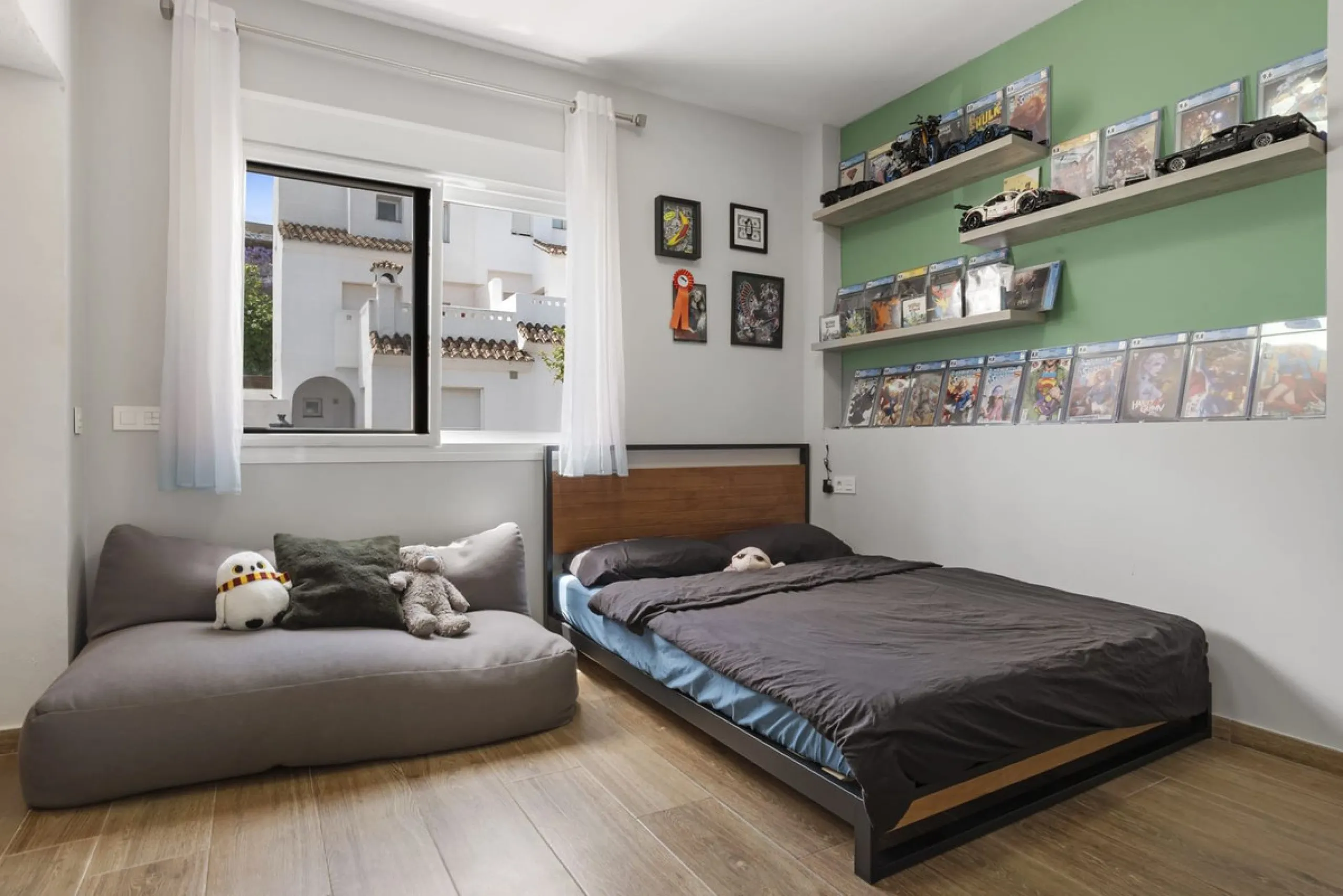 House - Townhouse в продаже в Estepona, Málaga. В доме 4 спален и 3 ванных комнат. Площадь дома 232 м²