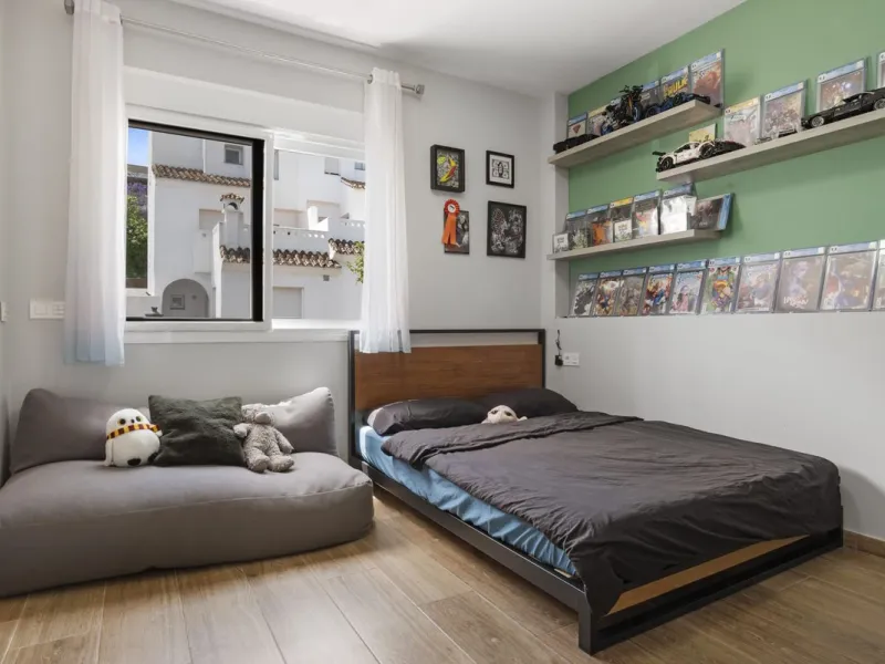 House - Townhouse в продаже в Estepona, Málaga. В доме 4 спален и 3 ванных комнат. Площадь дома 232 м²