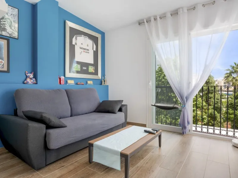 House - Townhouse в продаже в Estepona, Málaga. В доме 4 спален и 3 ванных комнат. Площадь дома 232 м²