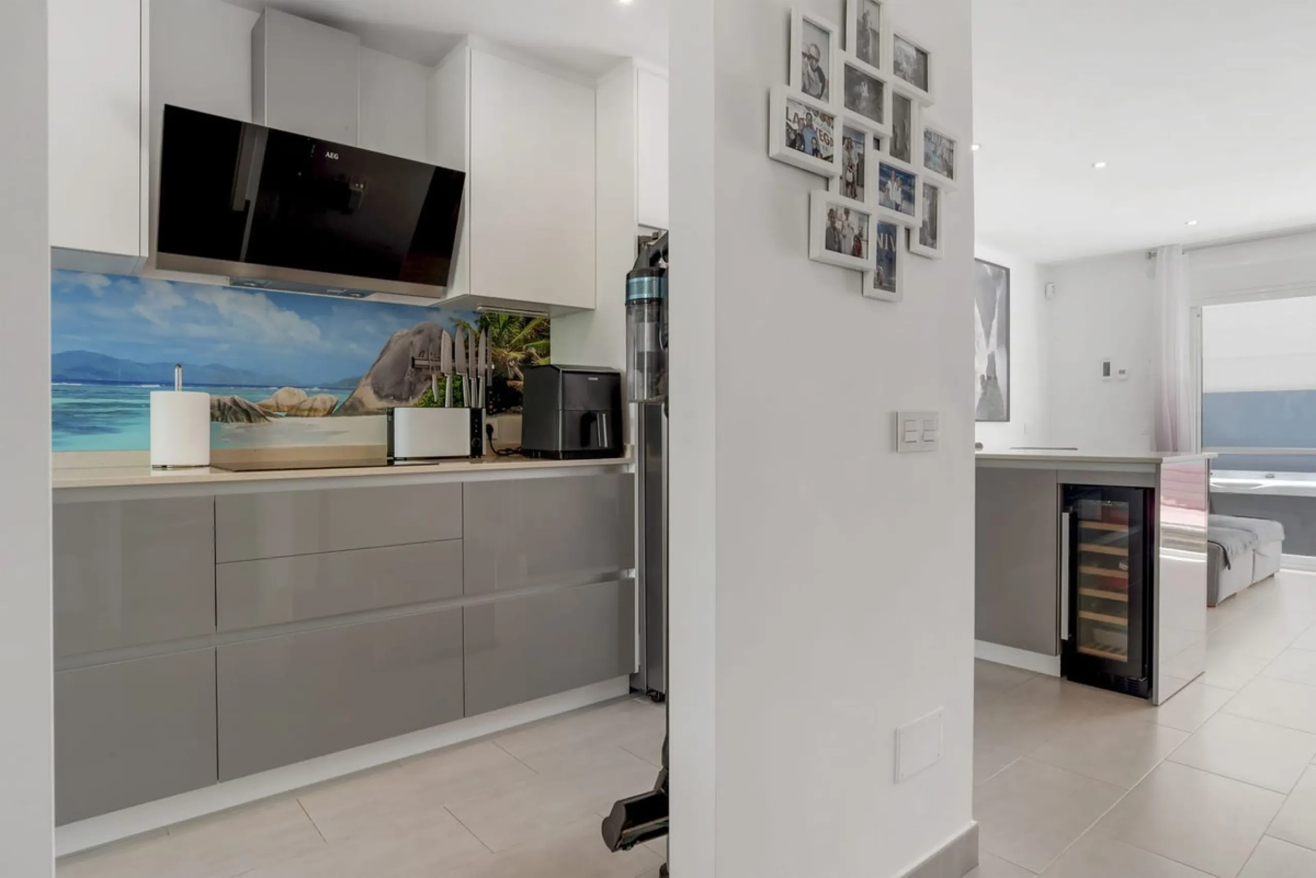 House - Townhouse в продаже в Estepona, Málaga. В доме 4 спален и 3 ванных комнат. Площадь дома 232 м²