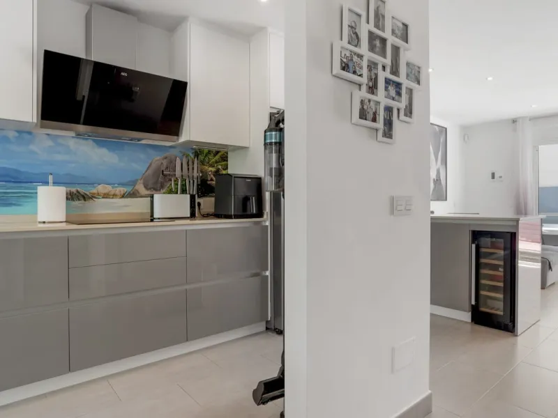 House - Townhouse в продаже в Estepona, Málaga. В доме 4 спален и 3 ванных комнат. Площадь дома 232 м²