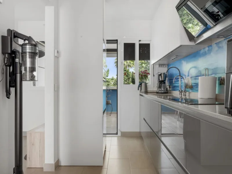 House - Townhouse в продаже в Estepona, Málaga. В доме 4 спален и 3 ванных комнат. Площадь дома 232 м²