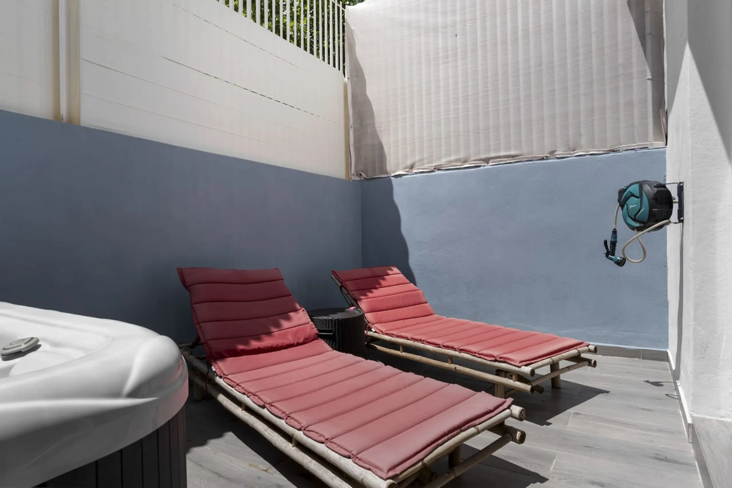 House - Townhouse в продаже в Estepona, Málaga. В доме 4 спален и 3 ванных комнат. Площадь дома 232 м²