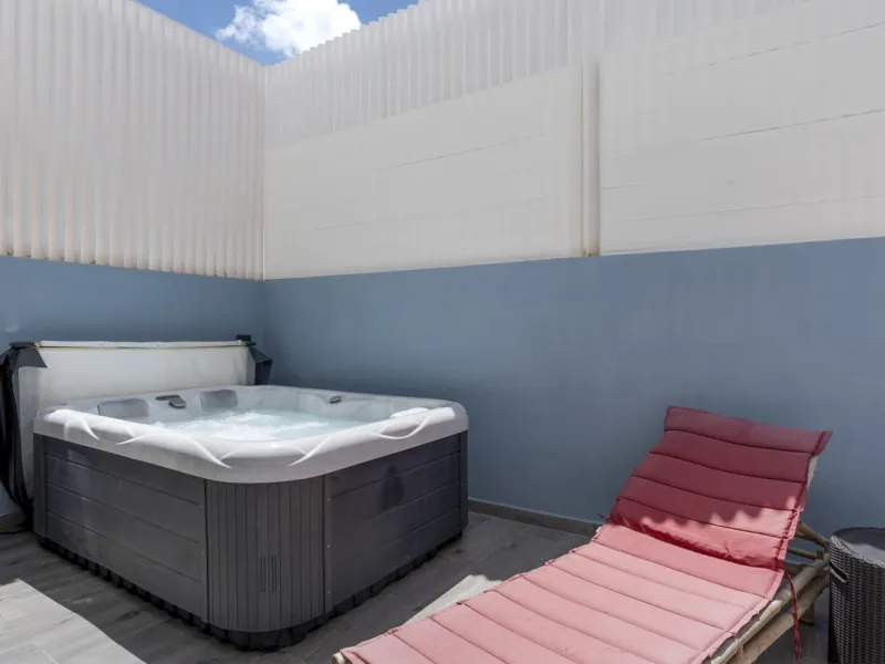 House - Townhouse в продаже в Estepona, Málaga. В доме 4 спален и 3 ванных комнат. Площадь дома 232 м²