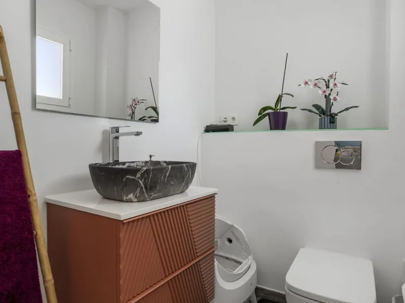 House - Townhouse в продаже в Estepona, Málaga. В доме 4 спален и 3 ванных комнат. Площадь дома 232 м²