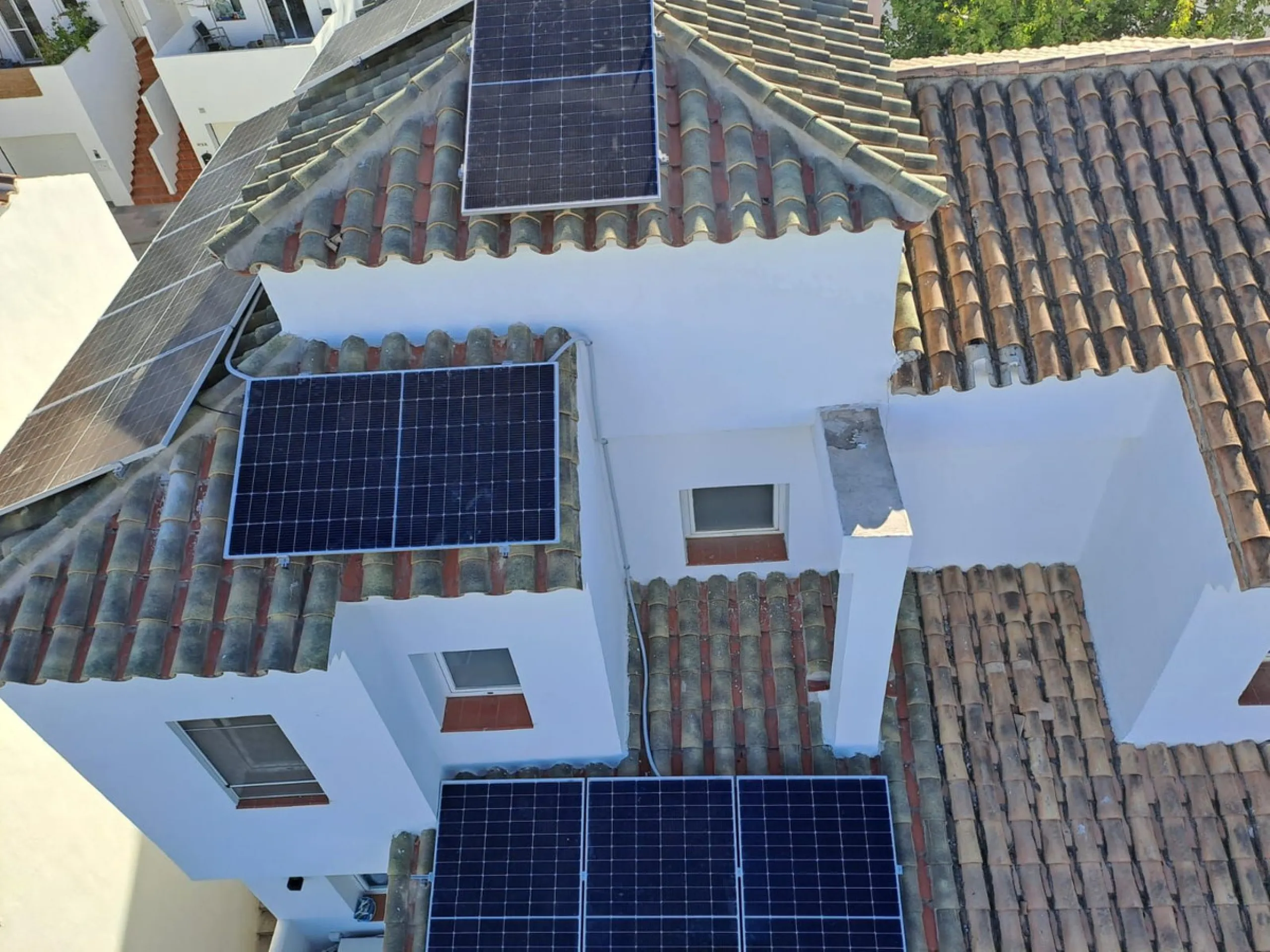 House - Townhouse в продаже в Estepona, Málaga. В доме 4 спален и 3 ванных комнат. Площадь дома 232 м²