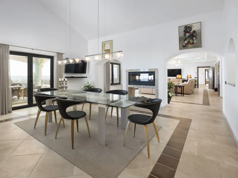 Luxury Villa in Valtocado – Panoramic Views