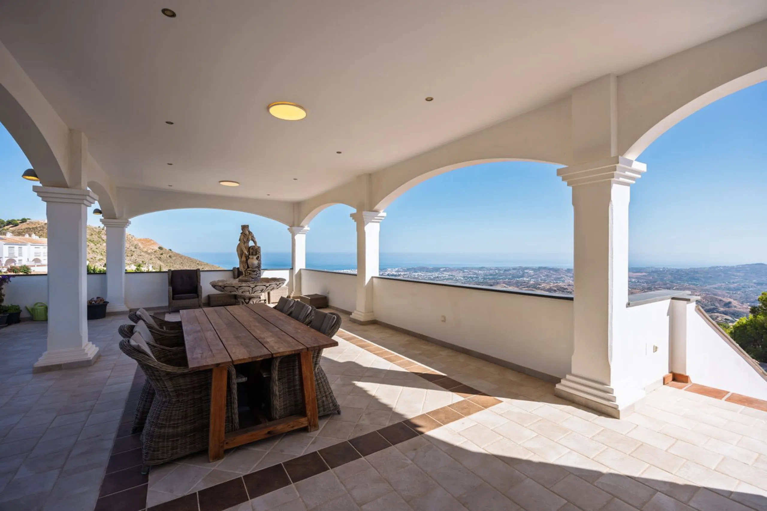 Luxury Villa in Valtocado – Panoramic Views