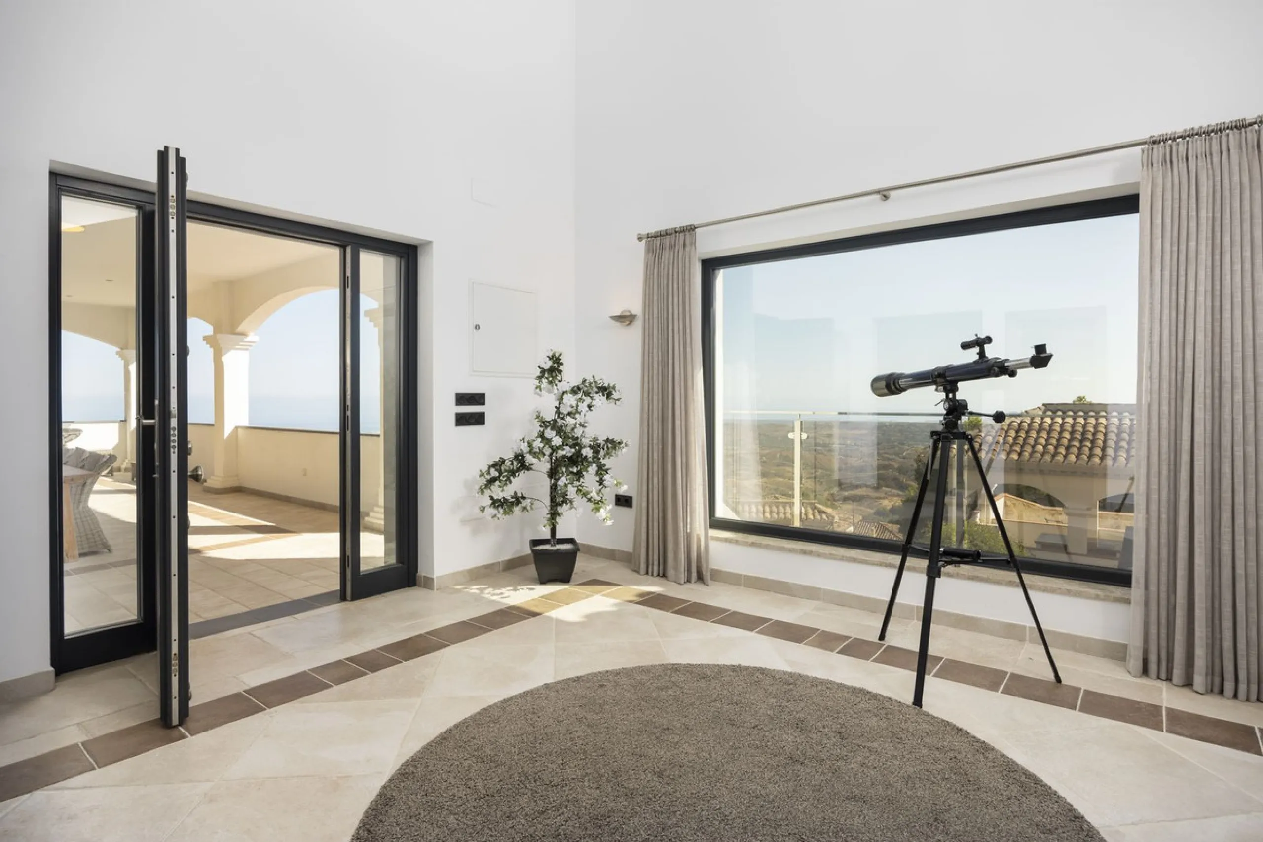 Luxury Villa in Valtocado – Panoramic Views