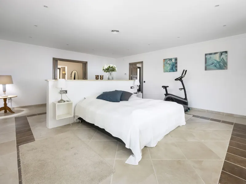 Luxury Villa in Valtocado – Panoramic Views