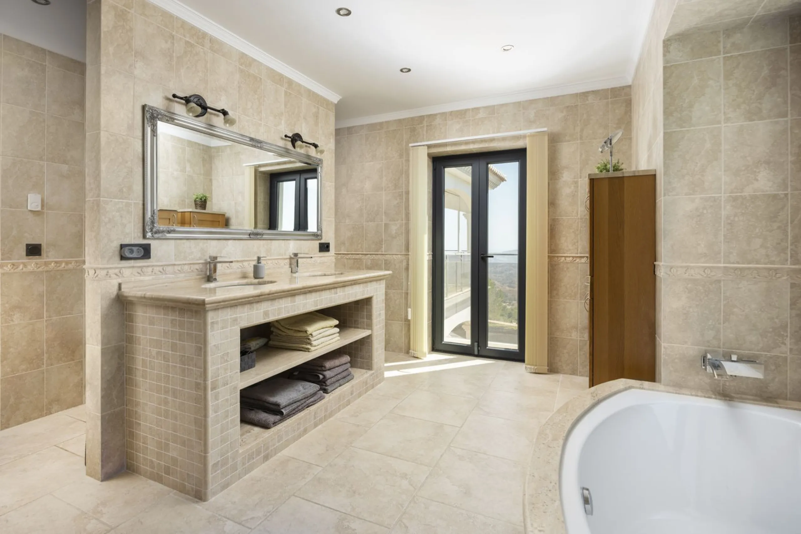 Luxury Villa in Valtocado – Panoramic Views