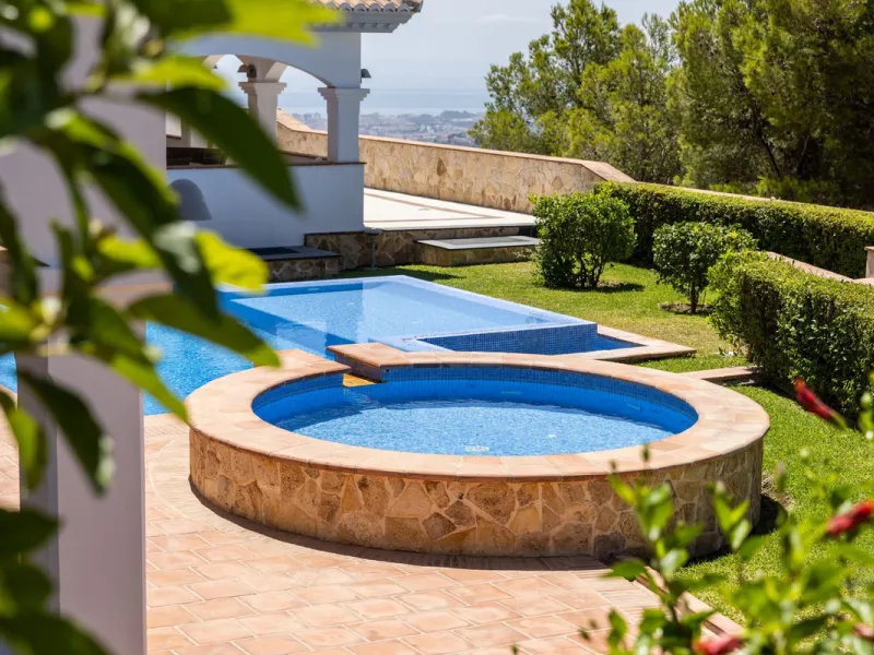 Luxury Villa in Valtocado – Panoramic Views